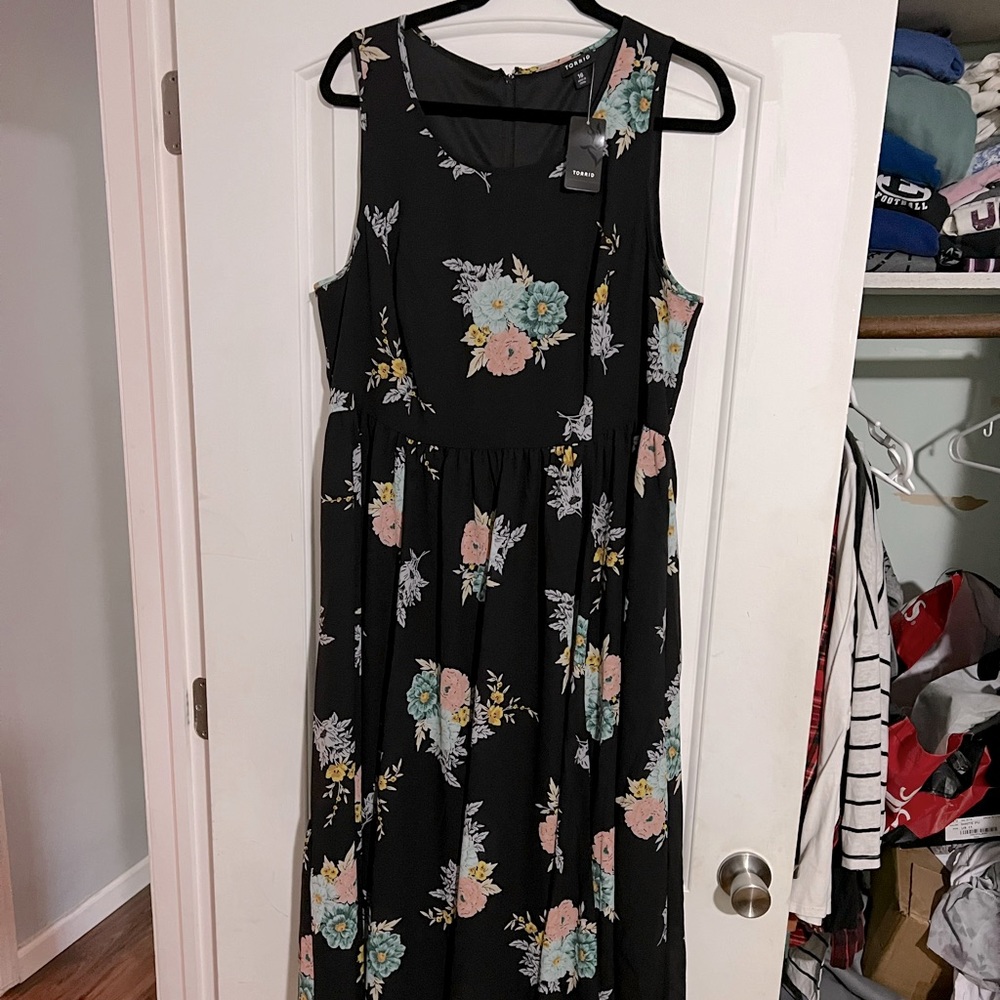 NWT Torrid Midi Dress- 16
